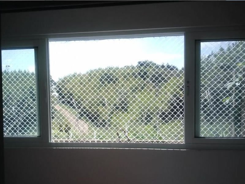 Garanta a segurança de crianças com rede residencial em Porto Alegre